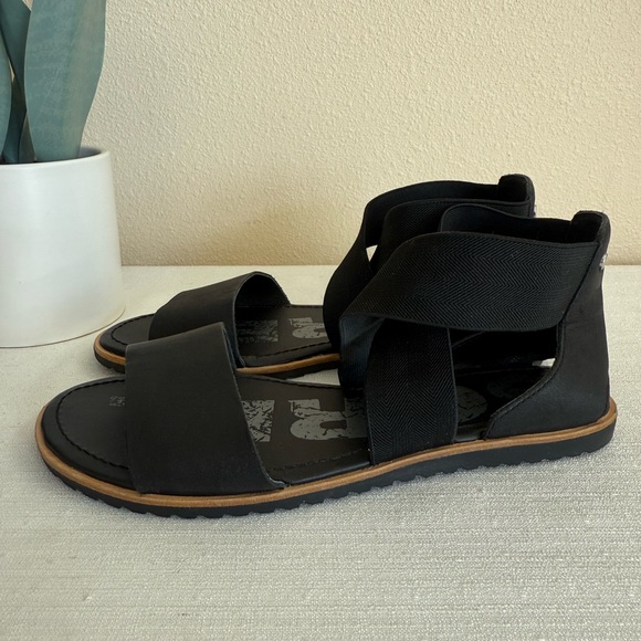 SOREL Black Leather Elastic Strap Slip In  Sandals - Picture 1 of 10